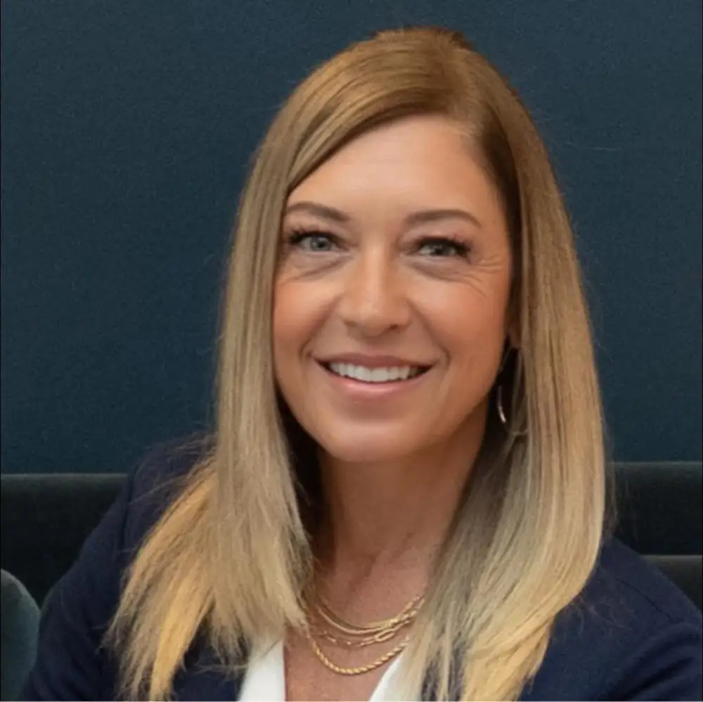 Lori Colwell Jones Headshot Photo of a team member